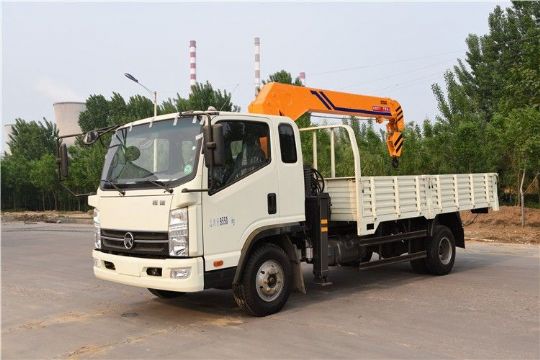 點擊查看詳細(xì)信息<br>標(biāo)題：5噸凱馬隨車吊 閱讀次數(shù)：2654