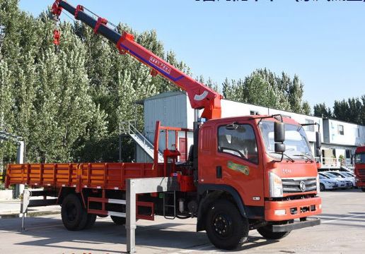 點擊查看詳細信息<br>標(biāo)題：6.3噸東風(fēng)隨車吊 閱讀次數(shù)：2008