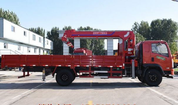 點擊查看詳細信息<br>標(biāo)題：6.3噸東風(fēng)160馬力隨車吊 閱讀次數(shù)：2036