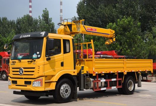 點擊查看詳細信息<br>標題：8噸大運隨車吊 閱讀次數：2121
