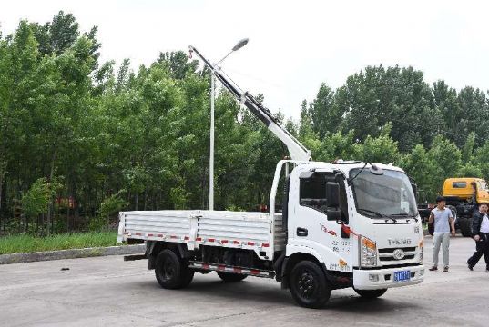 點擊查看詳細信息<br>標題：1.2噸折臂吊 閱讀次數：1915