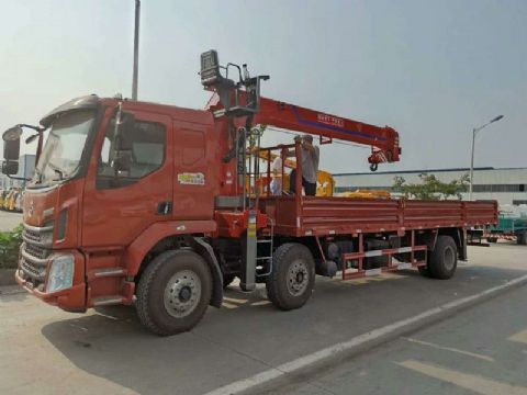 點擊查看詳細信息<br>標題：柳汽前四后四隨車吊 閱讀次數：2180