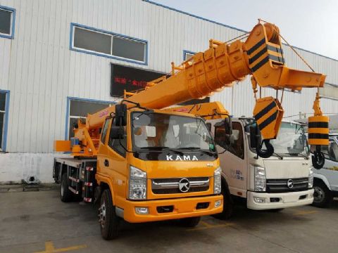 點擊查看詳細(xì)信息<br>標(biāo)題：10噸凱馬汽車吊 閱讀次數(shù)：2288